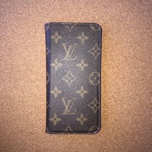 Authentic Louis Vuitton IPhone 7+/8+ Folio case LV